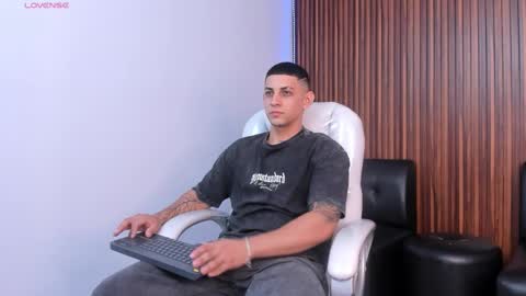 Snapshot of alex_cute77 chatting on 01.15.26 alex online show from 01.15.26