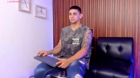 Snapshot of alex_cute77 chatting on 02.04.26 alex online show from 02.04.26