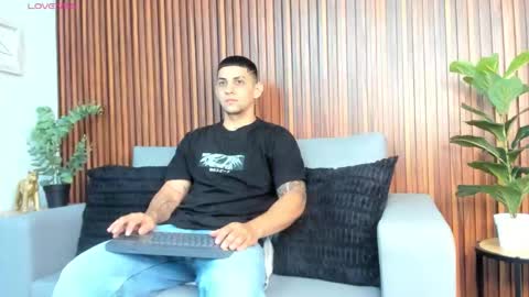 Snapshot of alex_cute77 chatting on 02.11.26 alex online show from 02.11.26