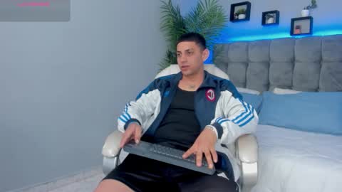 Snapshot of alex_cute77 chatting on 03.20.26 alex online show from 03.20.26