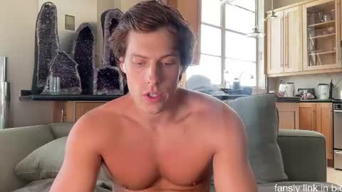 Snapshot of alex_islive chatting on 07.31.26 Alex Stone online show from 07.31.26