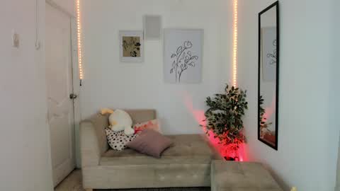 Snapshot of alex_saeli chatting on 02.02.25 alexis online show from 02.02.25