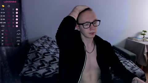 Snapshot of alex_silent chatting on 02.02.25 alex_silent online show from 02.02.25