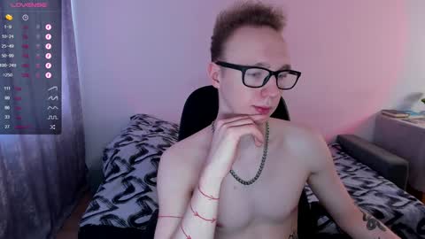 Snapshot of alex_silent chatting on 02.08.25 alex_silent online show from 02.08.25