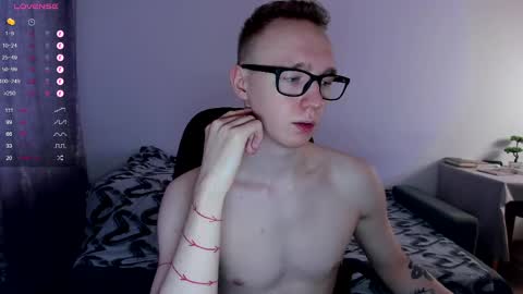 Snapshot of alex_silent chatting on 03.02.25 alex_silent online show from 03.02.25