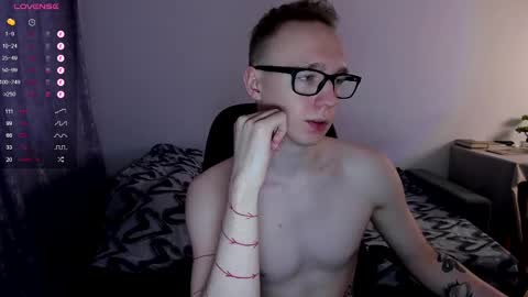 Snapshot of alex_silent chatting on 03.03.25 alex_silent online show from 03.03.25