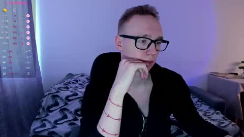 Snapshot of alex_silent chatting on 03.07.25 alex_silent online show from 03.07.25