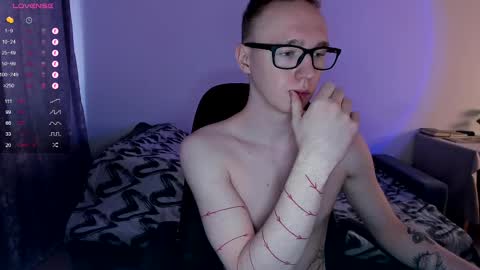 Snapshot of alex_silent chatting on 03.07.25 alex_silent online show from 03.07.25