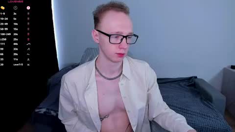 Snapshot of alex_silent chatting on 05.06.26 alex_silent online show from 05.06.26