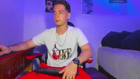 Snapshot of alex_smith0 chatting on 02.27.25 online show from 02.27.25