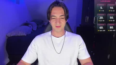 Snapshot of alex_smith0 chatting on 09.24.25 online show from 09.24.25