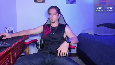 Snapshot of alex_smith0 chatting on 10.02.25 online show from 10.02.25