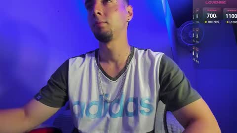 Snapshot of alex_smith0 chatting on 12.19.25 online show from 12.19.25