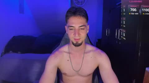 Snapshot of alex_smith0 chatting on 02.05.26 online show from 02.05.26