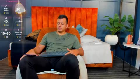 Snapshot of alex_tower chatting on 12.21.24 Alex Towers online show from 12.21.24