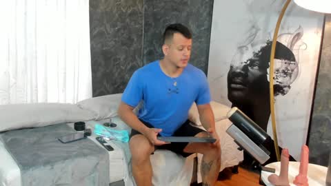 Snapshot of alex_tower chatting on 01.20.25 Alex Towers online show from 01.20.25