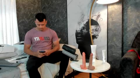 Snapshot of alex_tower chatting on 01.21.25 Alex Towers online show from 01.21.25