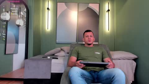 Snapshot of alex_tower chatting on 02.15.25 Alex Towers online show from 02.15.25