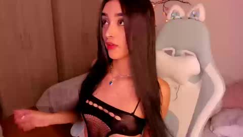 Snapshot of alexa_6908 chatting on 09.27.25 alexa online show from 09.27.25