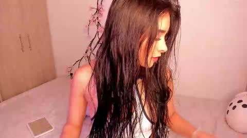 Snapshot of alexa_6908 chatting on 11.17.25 alexa online show from 11.17.25