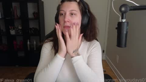 dont be afraid to click social media link its  working  just click on that  online show from 12.17.25