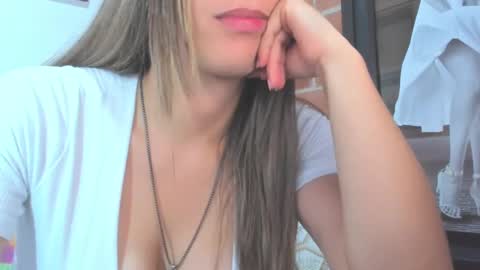 Snapshot of alexa_latina chatting on 03.06.25 alexa latina online show from 03.06.25