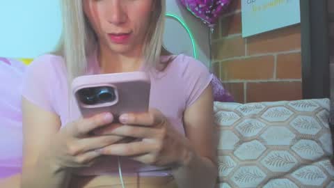 Snapshot of alexa_latina chatting on 09.27.25 alexa latina online show from 09.27.25