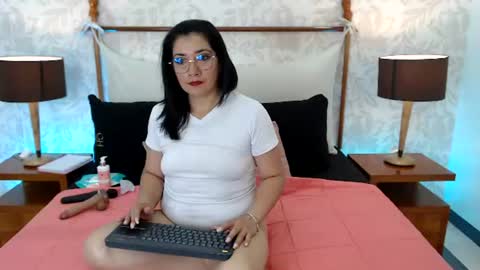 Snapshot of alexaa_sanz chatting on 06.16.26 Alexaa sanz online show from 06.16.26