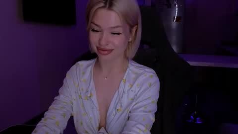 Alexa Mason online show from 12.15.25