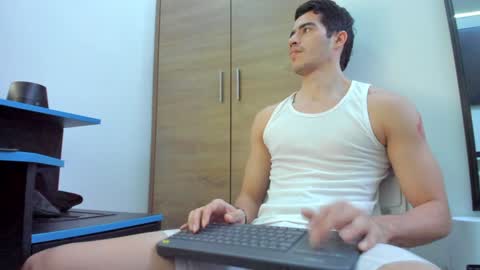 Snapshot of alexander__lips chatting on 01.06.25 alexander__lips online show from 01.06.25