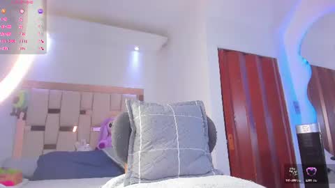 Snapshot of alexandra_holms1 chatting on 07.06.26 alexandra_holms1 online show from 07.06.26