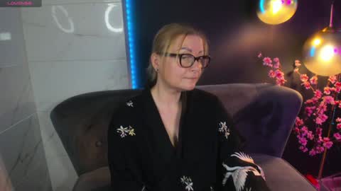 Snapshot of alexandra_kind chatting on 12.30.24 Alexandra online show from 12.30.24