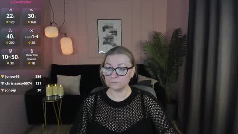 Snapshot of alexandra_kind chatting on 03.12.25 Alexandra online show from 03.12.25