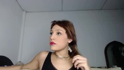 Snapshot of alexandra_lorens chatting on 09.18.25 geo online show from 09.18.25