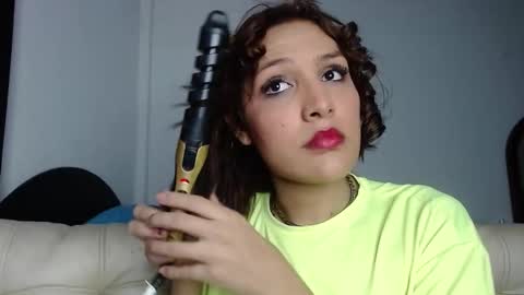 Snapshot of alexandra_lorens chatting on 09.26.25 geo online show from 09.26.25