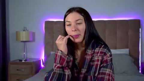 AlexandraBloom online show from 11.16.25