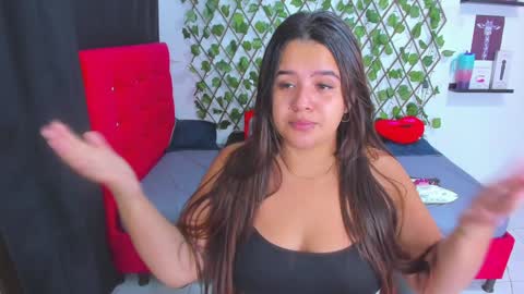 Snapshot of alexandramaravilla chatting on 01.22.25 ALEXANDRA online show from 01.22.25