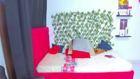 Snapshot of alexandramaravilla chatting on 01.26.25 ALEXANDRA online show from 01.26.25