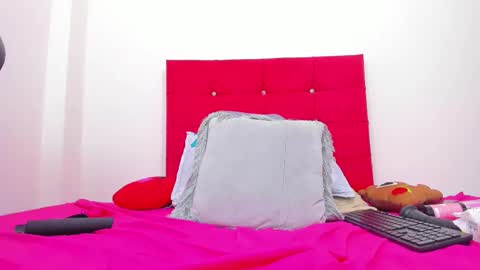 Snapshot of alexandramaravilla chatting on 02.23.25 ALEXANDRA online show from 02.23.25