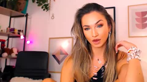 Snapshot of alexandrawooow chatting on 10.31.25 alexandrawooow online show from 10.31.25