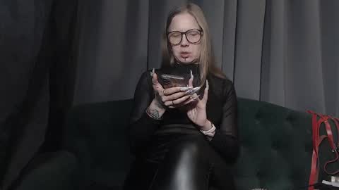 Alexandra online show from 04.25.26