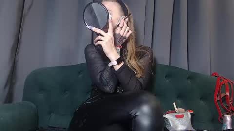 Alexandra online show from 04.28.26