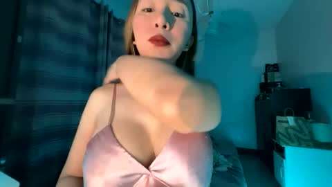 Snapshot of alexang2003 chatting on 02.02.26 adrianagreyson online show from 02.02.26