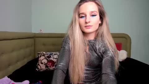 Snapshot of alexasweetblonde chatting on 01.05.25 Alexa online show from 01.05.25