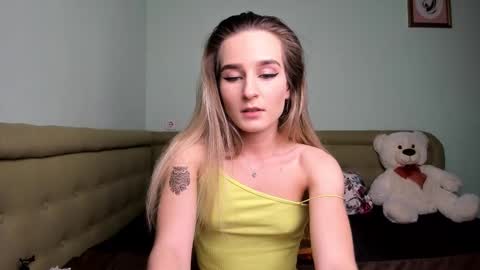 Snapshot of alexasweetblonde chatting on 02.12.25 Alexa online show from 02.12.25