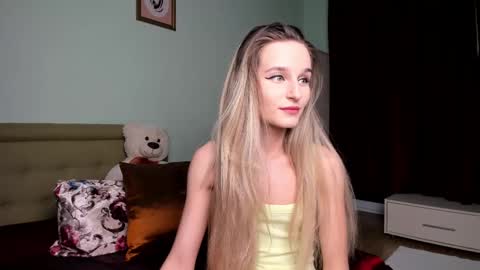 Snapshot of alexasweetblonde chatting on 03.09.25 Alexa online show from 03.09.25