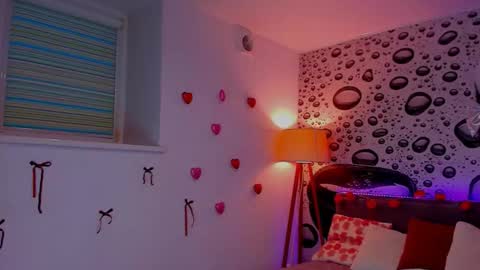 Snapshot of alexawilds chatting on 02.08.26 AlexaWilds online show from 02.08.26