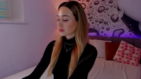 Snapshot of alexawilds chatting on 02.25.26 AlexaWilds online show from 02.25.26