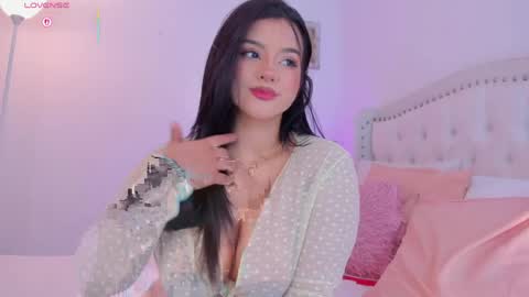 lexandra  online show from 05.08.26