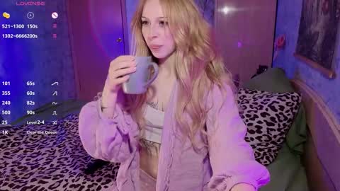 Snapshot of alexbellis chatting on 03.19.26 alexbellis online show from 03.19.26